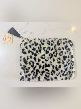 Leopard Sherpa Crossbody Pouch in Black & White